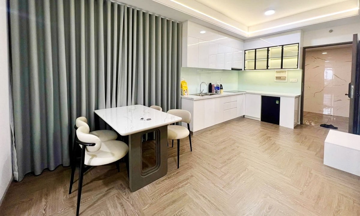 Paris Hoàng Kim cho thuê căn hộ 2 phòng ngủ nhà đẹp lầu cao view L81