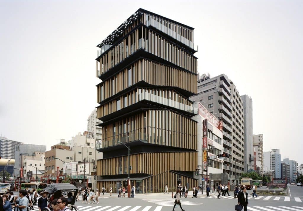 Kengo Kuma là ai? Dấu ấn kiến trúc gắn với thiên nhiên