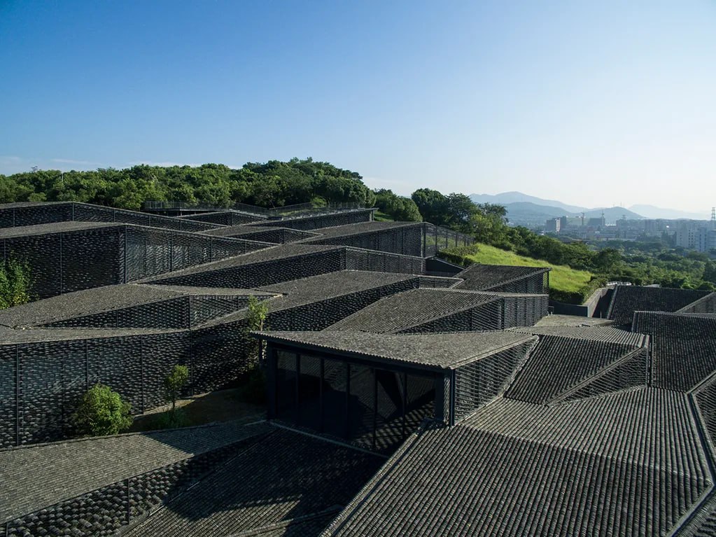 Kengo Kuma là ai? Dấu ấn kiến trúc gắn với thiên nhiên