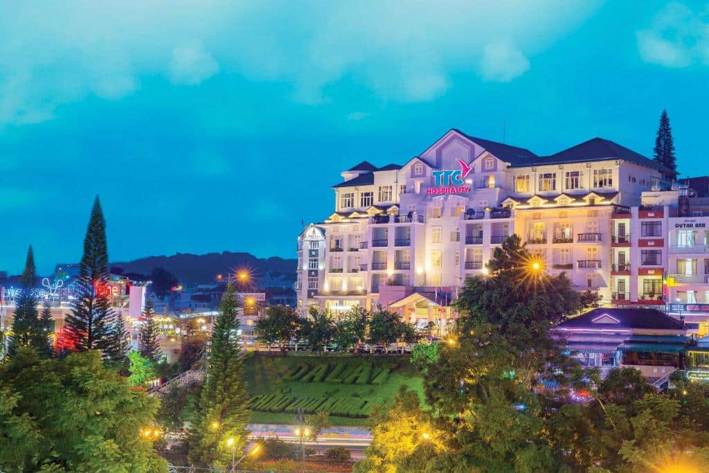 Khách sạn chợ Đà Lạt: Top 9 lựa chọn đáng trải nghiệm 2026